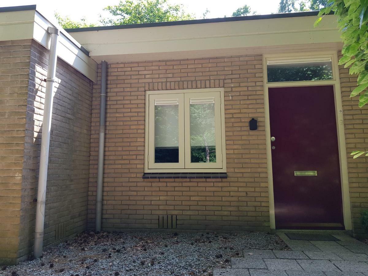 Knusse Bungalow Otterlo Veluwe Buitenkant foto